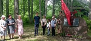 Участники мероприятия посвящённого открытию мемориальной доски земляку герою ВОВ Видову Михаилу Капитоновичу